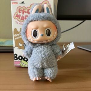 Labubu Exciting Macaron Sea Salt Coconut